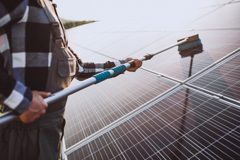 Nettoyage panneaux photovoltaïques